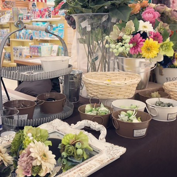 静岡市葵区鷹匠お花屋さんアランデコのワークショップ・コサージュ制作の実例１の１