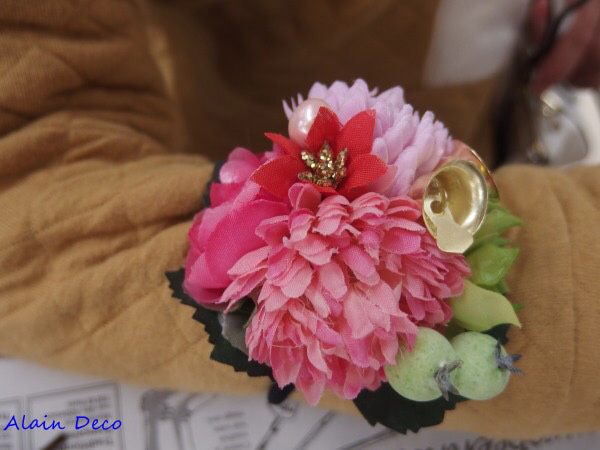 静岡市葵区鷹匠お花屋さんアランデコのワークショップ・コサージュ制作の実例２の４