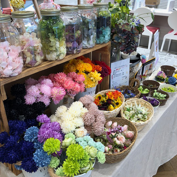 静岡市葵区鷹匠お花屋さんアランデコのワークショップ・コサージュ制作の実例４の２